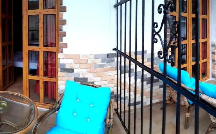 Evans ゲストハウス 3*